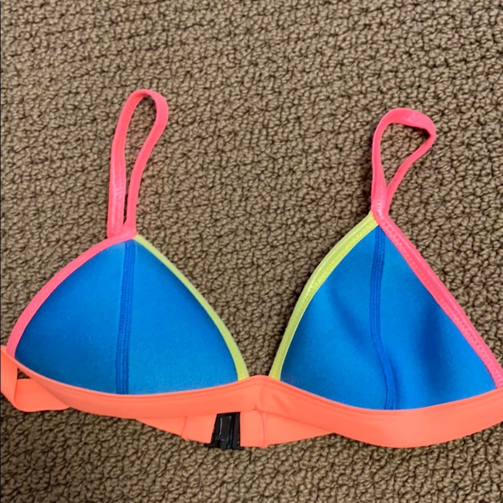 Triangl Bikini too
